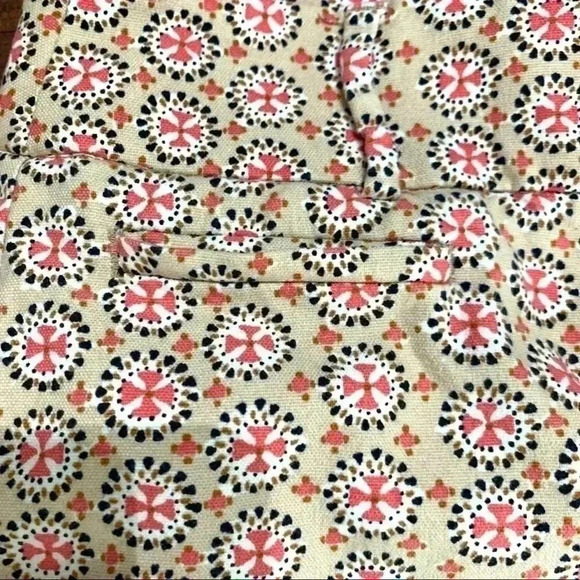Loft beige patterned Marisa cropped pants - Picture 3 of 6